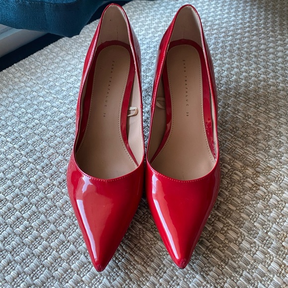 Red pointed toe heels - Picture 2 of 5